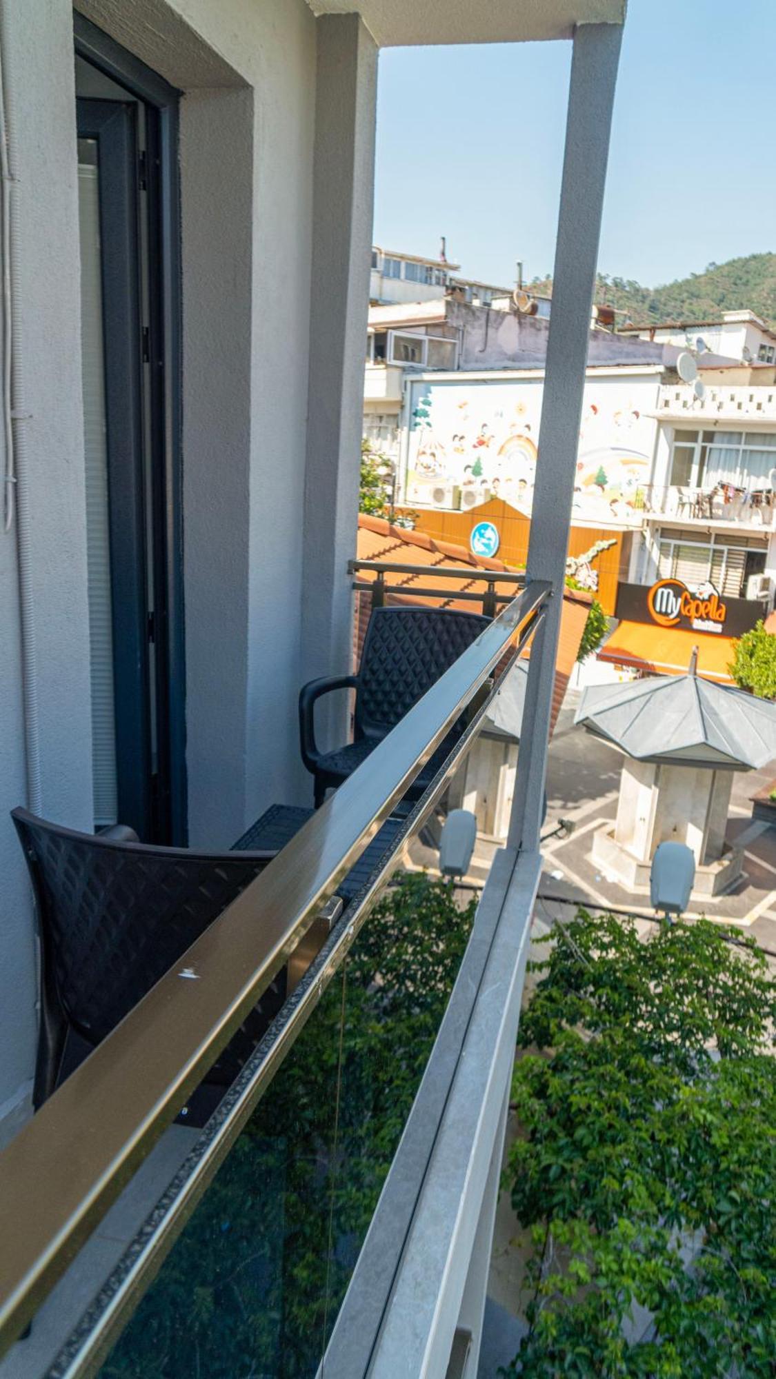 Port Marmaris Rooms ภายนอก รูปภาพ
